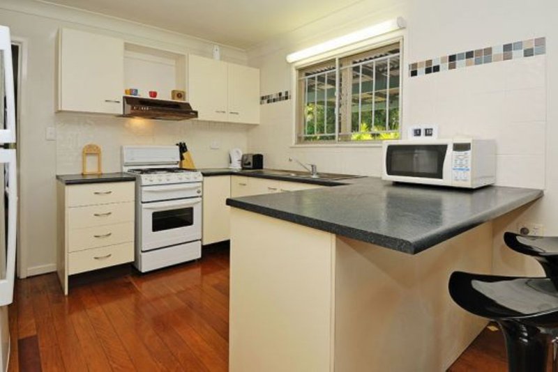 Photo - 8 Goomerah St , Mount Gravatt East QLD 4122 - Image 4