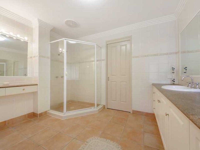 Photo - 8 Gordonia Dr , Reedy Creek QLD 4227 - Image 7