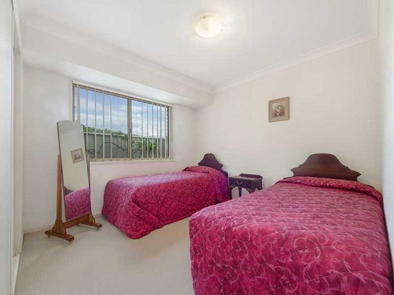 Photo - 8 Gordonia Dr , Reedy Creek QLD 4227 - Image 8