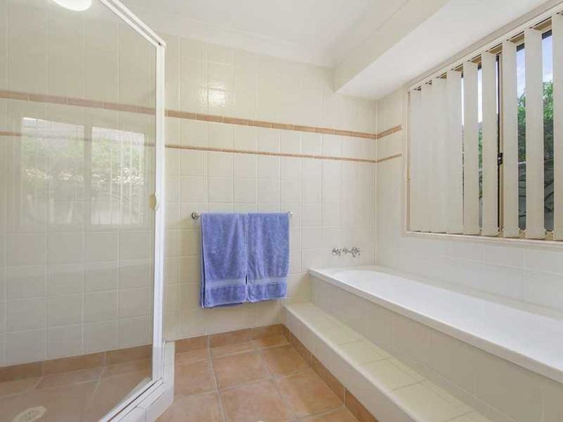 Photo - 8 Gordonia Dr , Reedy Creek QLD 4227 - Image 10