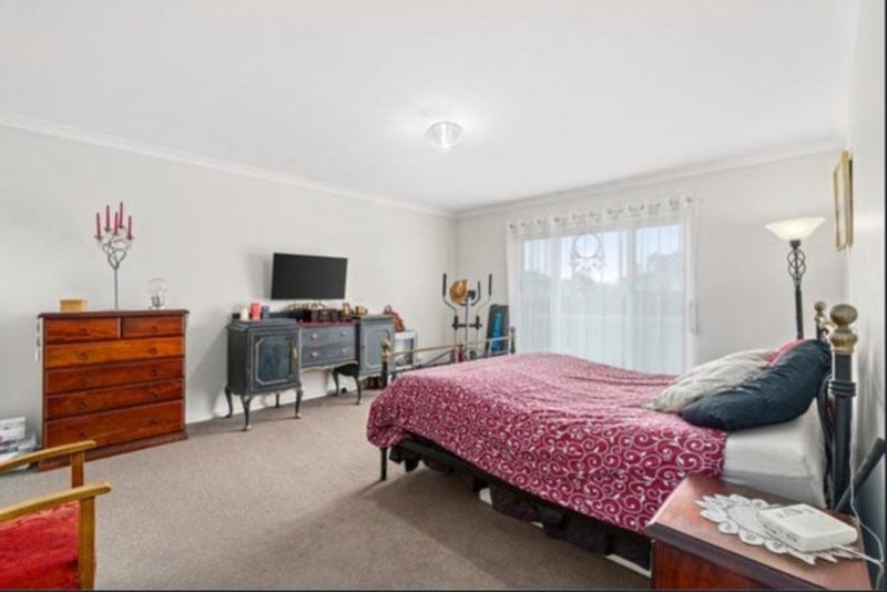 Photo - 8 Government Road, Seaspray VIC 3851 - Image 7