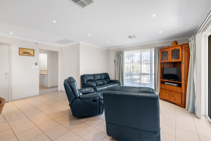 Photo - 8 Graeber Road, Smithfield SA 5114 - Image 11