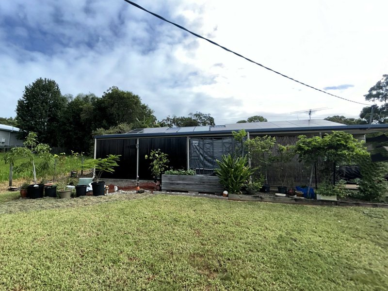 Photo - 8 Granadilla Street, Macleay Island QLD 4184 - Image 3