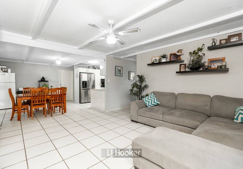 Photo - 8 Green Road, Regents Park QLD 4118 - Image 4