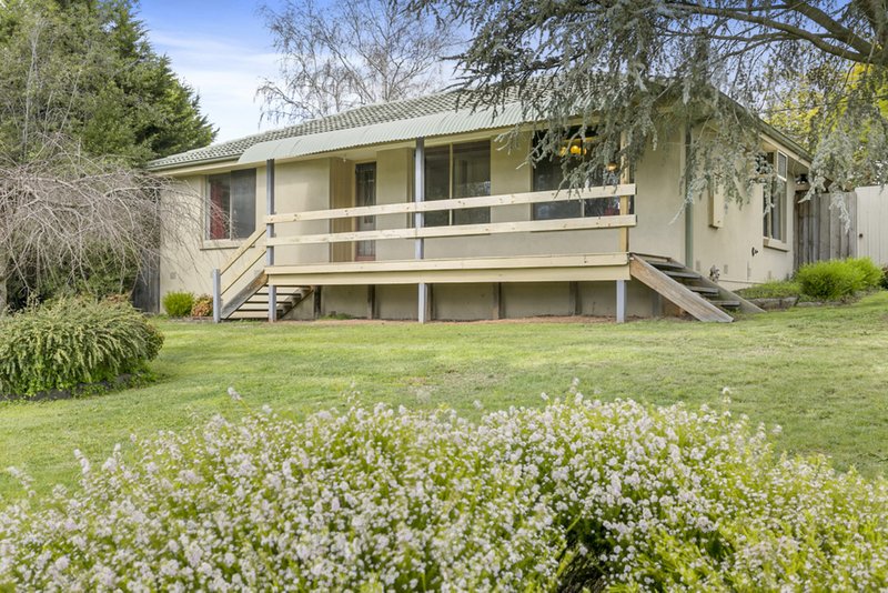 8 Greenglades Court, Wandin North VIC 3139