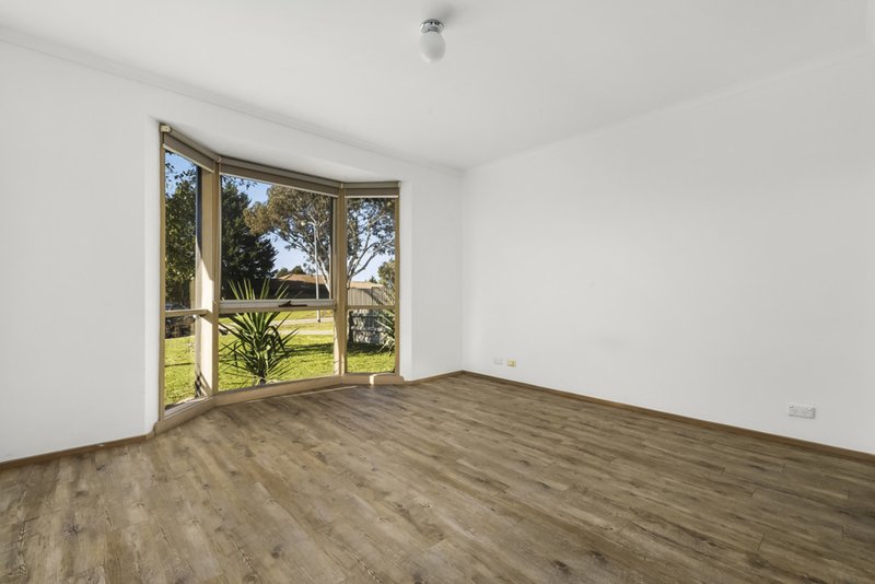 Photo - 8 Greenhill Rise, Hampton Park VIC 3976 - Image 7