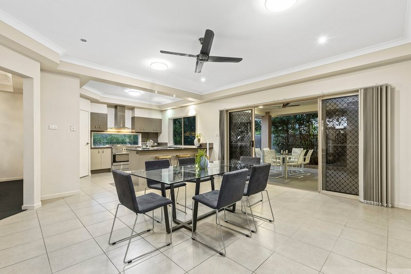 Photo - 8 Greenview Close, Mitchelton QLD 4053 - Image 3