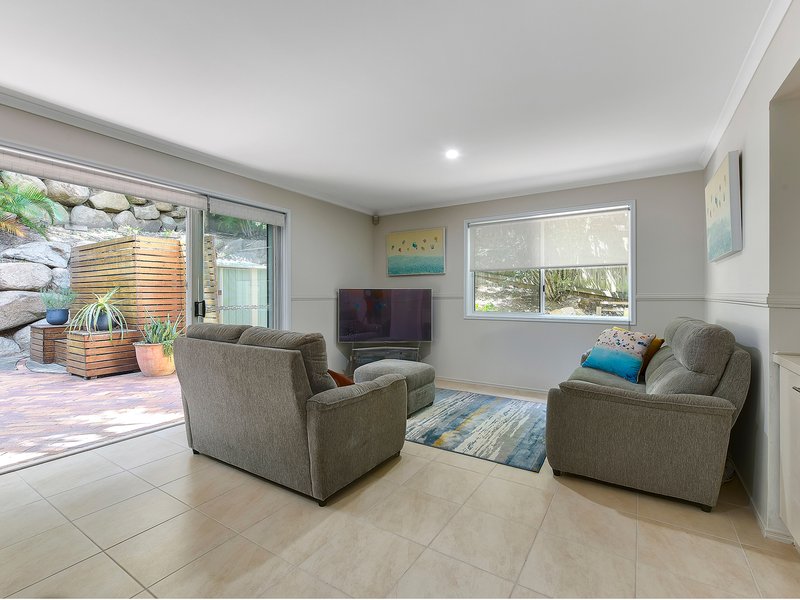 Photo - 8 Gregsue Court, The Gap QLD 4061 - Image 7