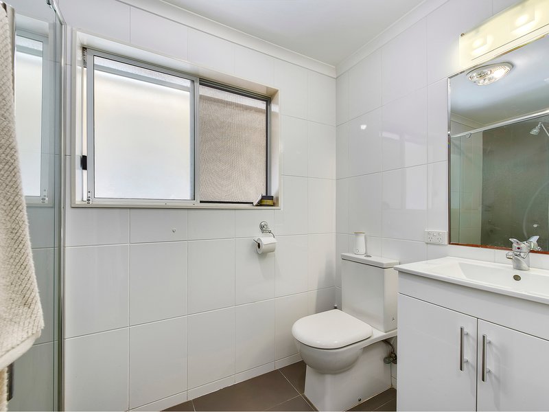 Photo - 8 Gregsue Court, The Gap QLD 4061 - Image 12