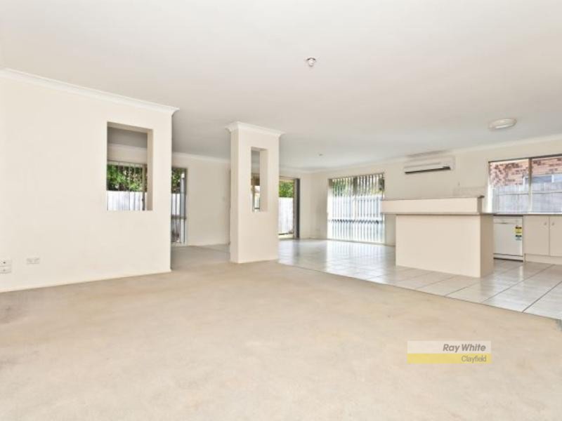 Photo - 8 Grevillea Place, Bridgeman Downs QLD 4035 - Image 2