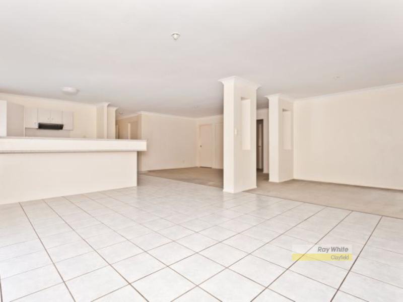 Photo - 8 Grevillea Place, Bridgeman Downs QLD 4035 - Image 3