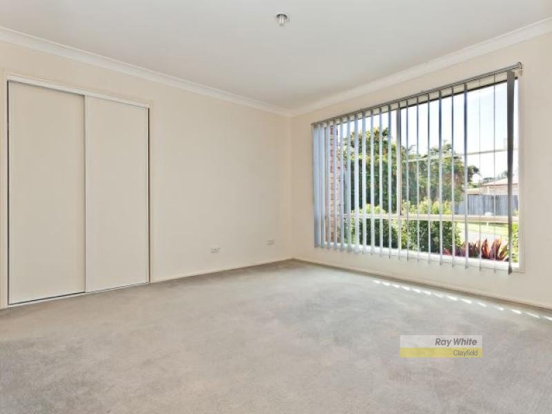 Photo - 8 Grevillea Place, Bridgeman Downs QLD 4035 - Image 6