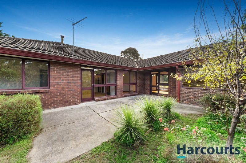 Photo - 8 Griffiths Court, Mount Waverley VIC 3149 - Image 6