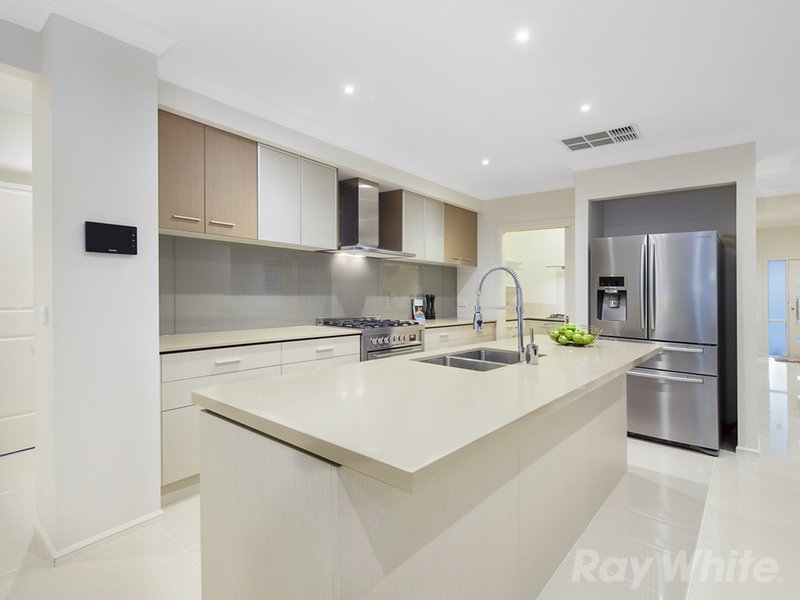 Photo - 8 Grosvenor Avenue, Mulgrave VIC 3170 - Image 3