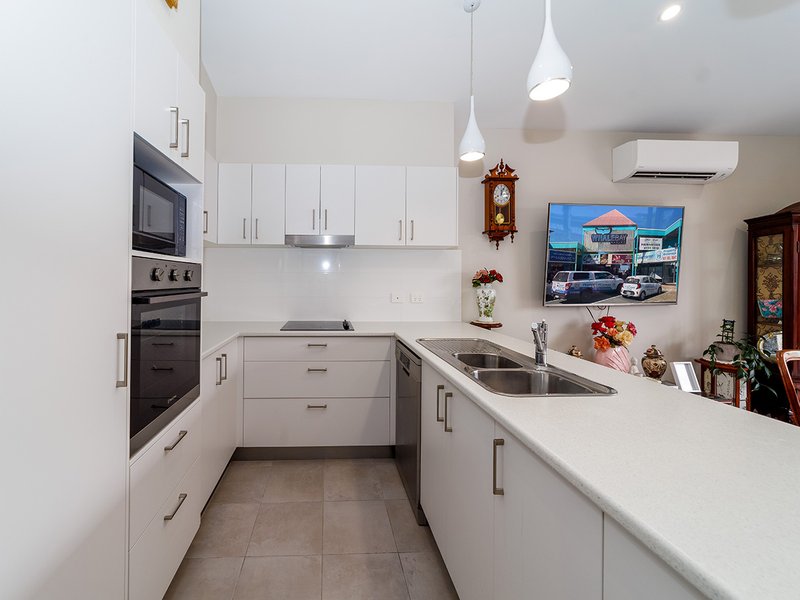 Photo - 8 Gull Way, Urangan QLD 4655 - Image 5