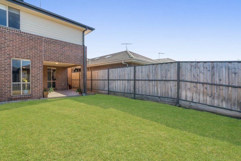 Photo - 8 Gulson Terrace, Moorebank NSW 2170 - Image 7