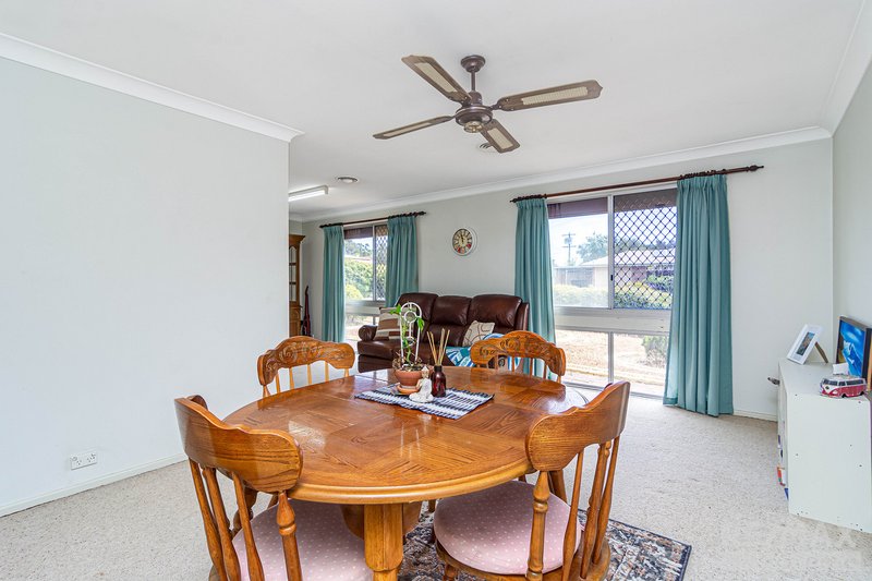 Photo - 8 Hacking Place, Padbury WA 6025 - Image 4