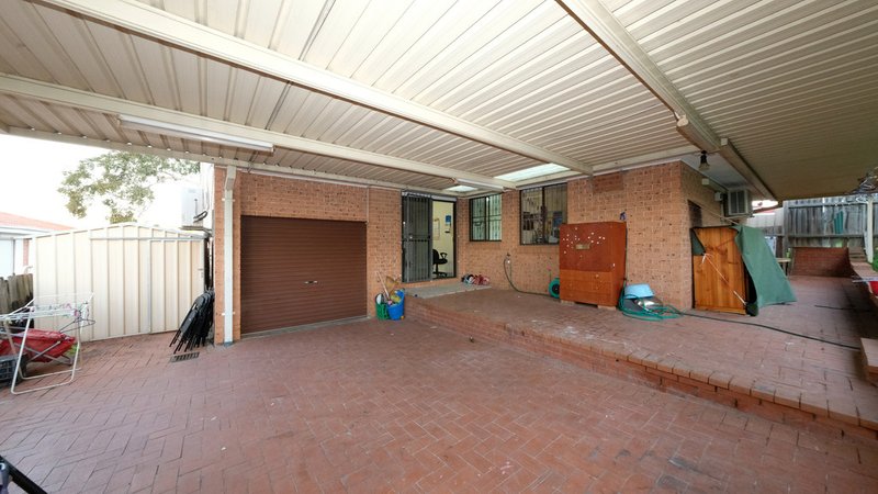 Photo - 8 Haddon Close, Bonnyrigg Heights NSW 2177 - Image 5