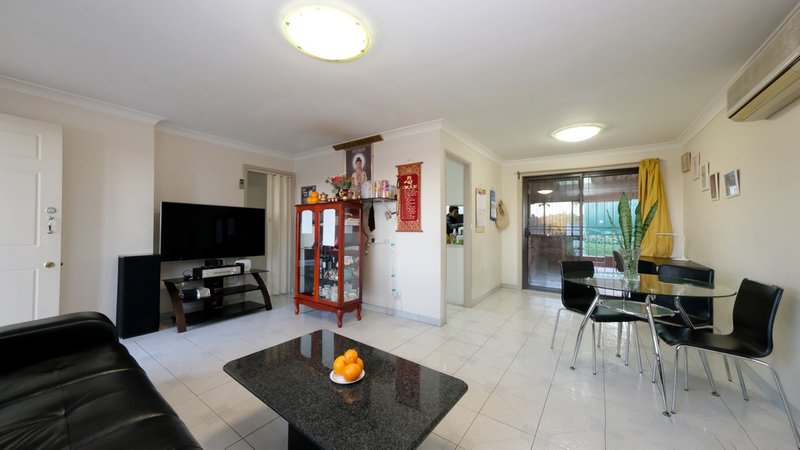 Photo - 8 Haddon Close, Bonnyrigg Heights NSW 2177 - Image 6