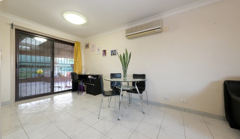 Photo - 8 Haddon Close, Bonnyrigg Heights NSW 2177 - Image 10