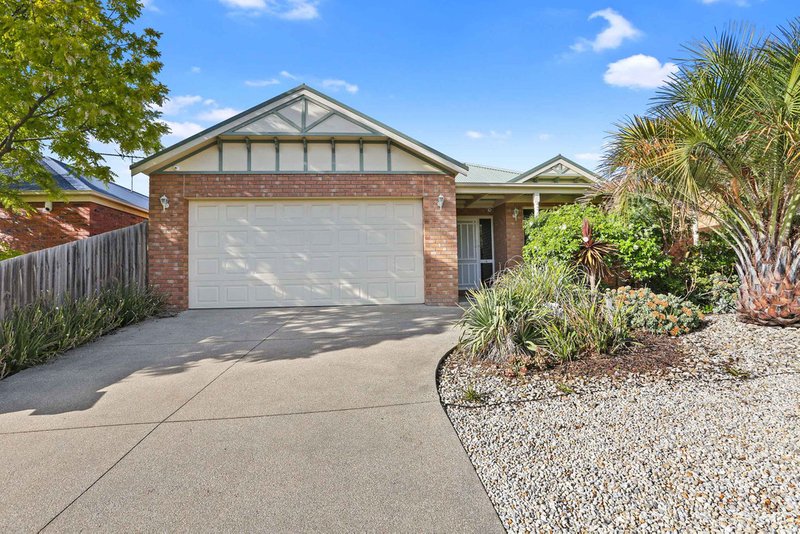 8 Hailar Lane, Lara VIC 3212