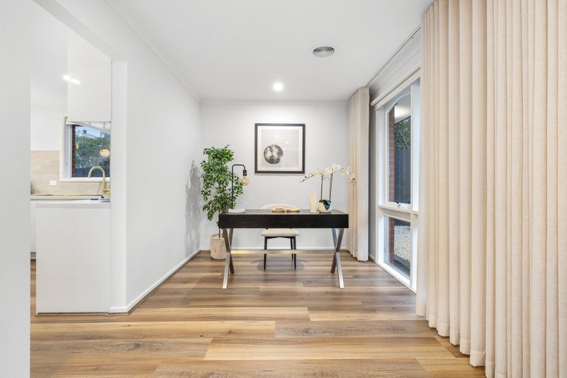 Photo - 8 Haileybury Court, Wantirna VIC 3152 - Image 5