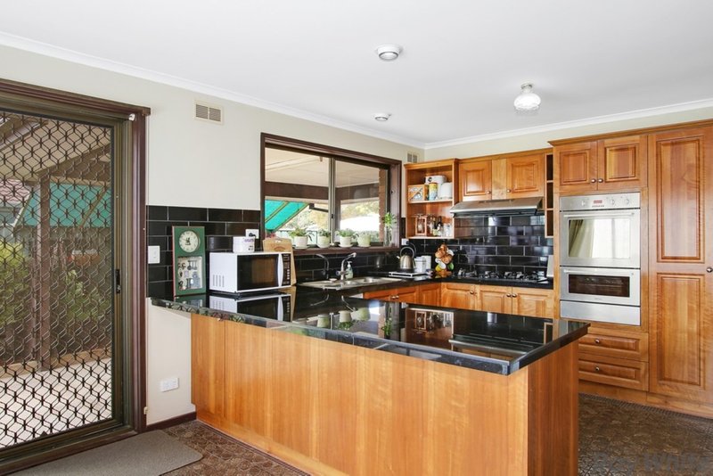 Photo - 8 Hakea Court, Benalla VIC 3672 - Image 3