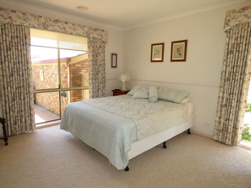 Photo - 8 Hakea Court, Paynesville VIC 3880 - Image 11