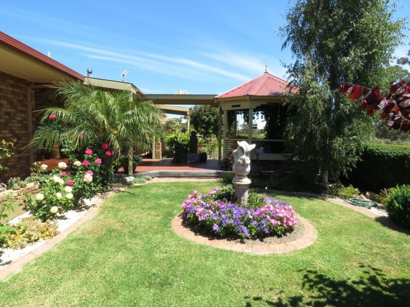 Photo - 8 Hakea Court, Paynesville VIC 3880 - Image 25