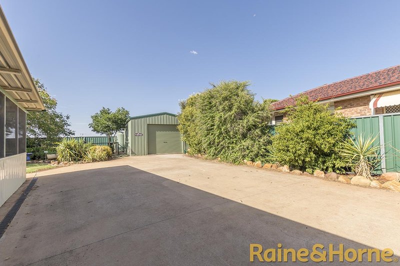 Photo - 8 Hakea Place, Dubbo NSW 2830 - Image 11