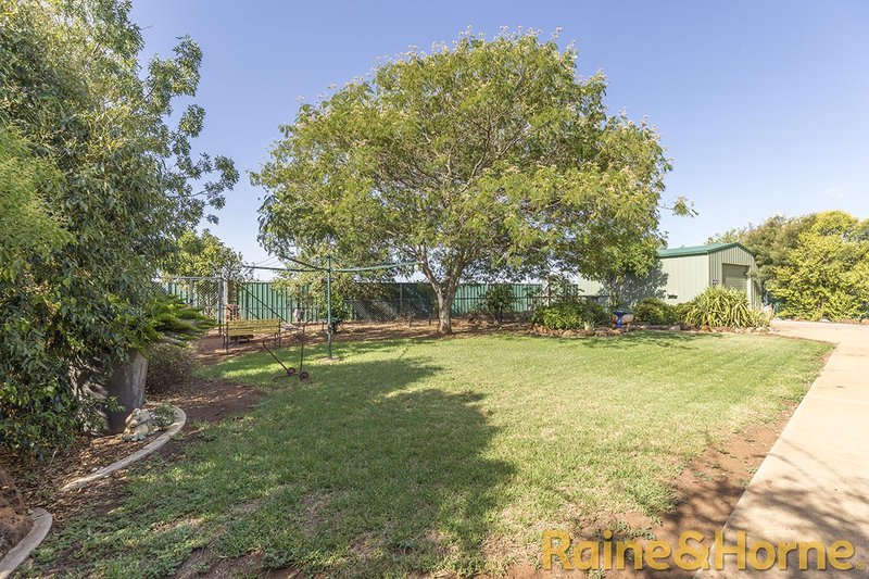 Photo - 8 Hakea Place, Dubbo NSW 2830 - Image 12