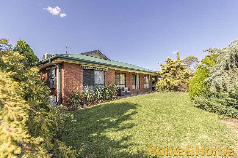 Photo - 8 Hakea Place, Dubbo NSW 2830 - Image 13