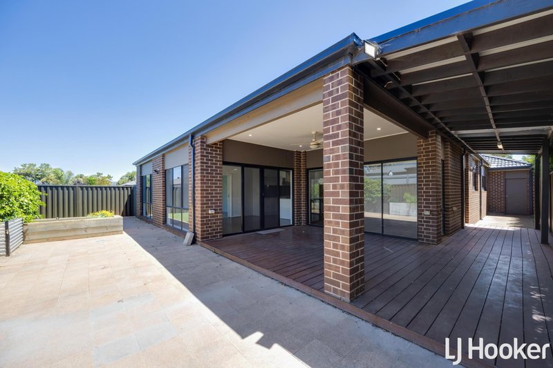 Photo - 8 Halford Way, Strathtulloh VIC 3338 - Image 11