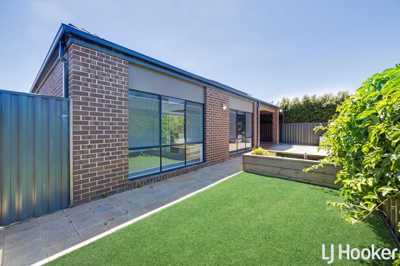 Photo - 8 Halford Way, Strathtulloh VIC 3338 - Image 12