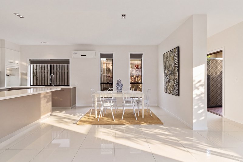 Photo - 8 Halifax Circuit, Pimpama QLD 4209 - Image 4