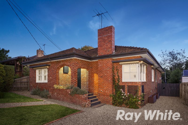 Photo - 8 Halsey Street, Box Hill South VIC 3128 - Image 2