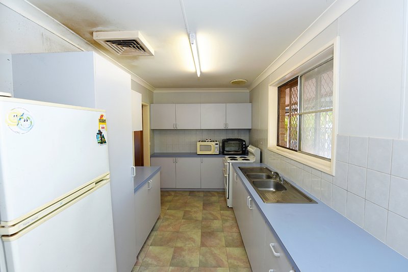 Photo - 8 Hannan Crescent, Dampier WA 6713 - Image 4