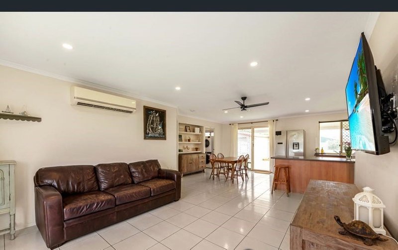 Photo - 8 Hansen Street, Burnett Heads QLD 4670 - Image 2