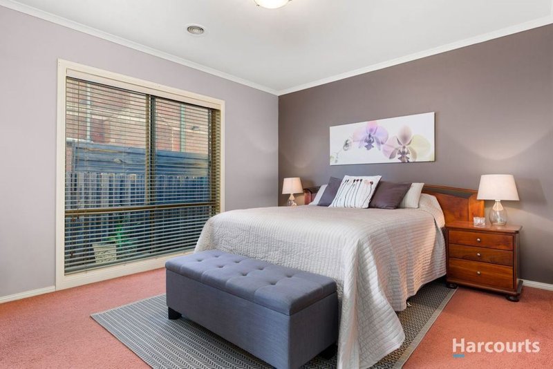 Photo - 8 Happy Valley Court, Rowville VIC 3178 - Image 8