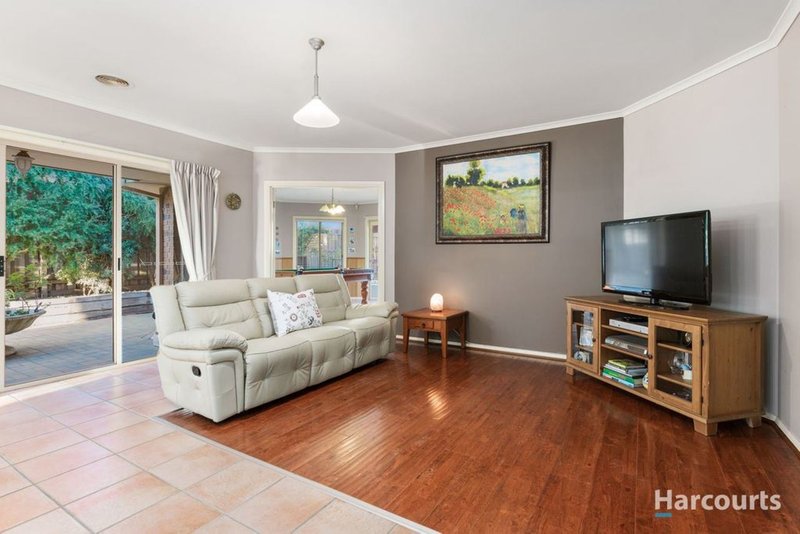 Photo - 8 Happy Valley Court, Rowville VIC 3178 - Image 9