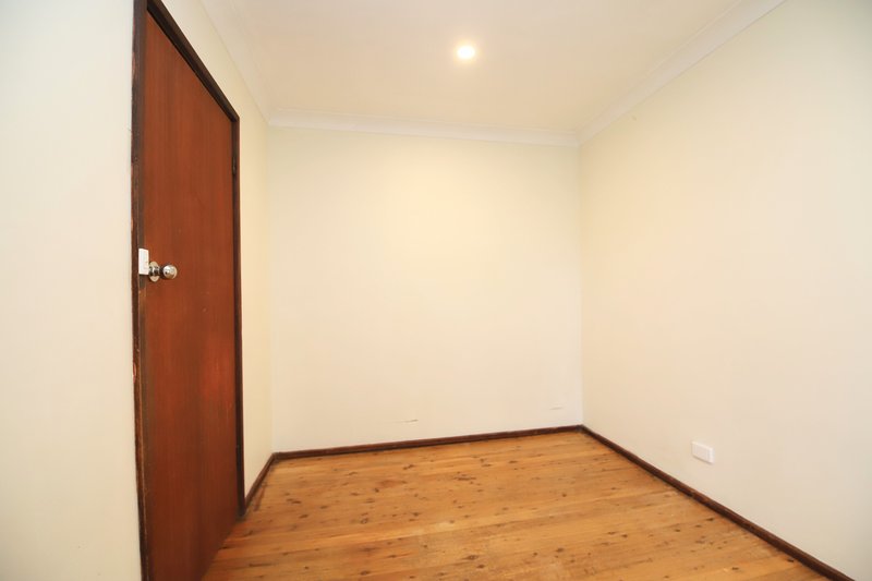 Photo - 8 Harden Crescent, Georges Hall NSW 2198 - Image 7