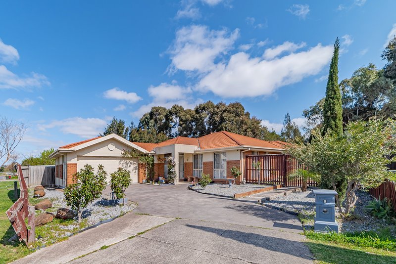 Photo - 8 Harmony Court, Roxburgh Park VIC 3064 - Image 2