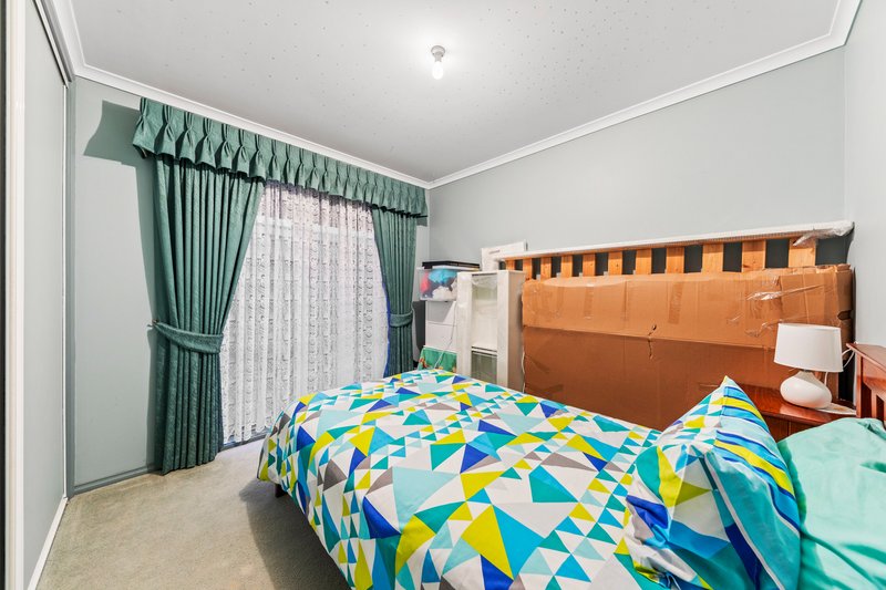 Photo - 8 Harness Place, Pakenham VIC 3810 - Image 15