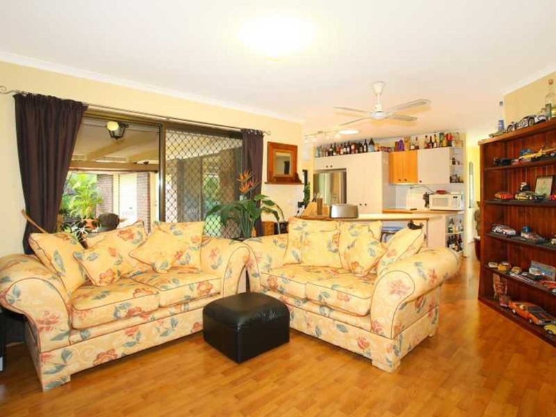 Photo - 8 Harrison Ct , Mudgeeraba QLD 4213 - Image 11