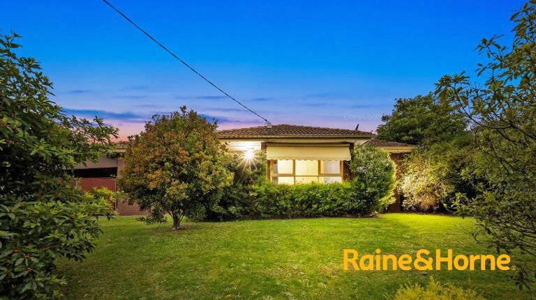 8 Harrison Drive, Cranbourne VIC 3977