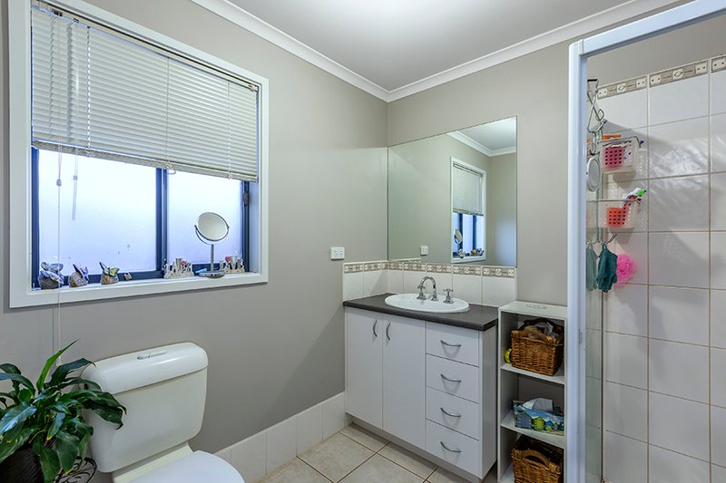 Photo - 8 Harrow Place, Truganina VIC 3029 - Image 10