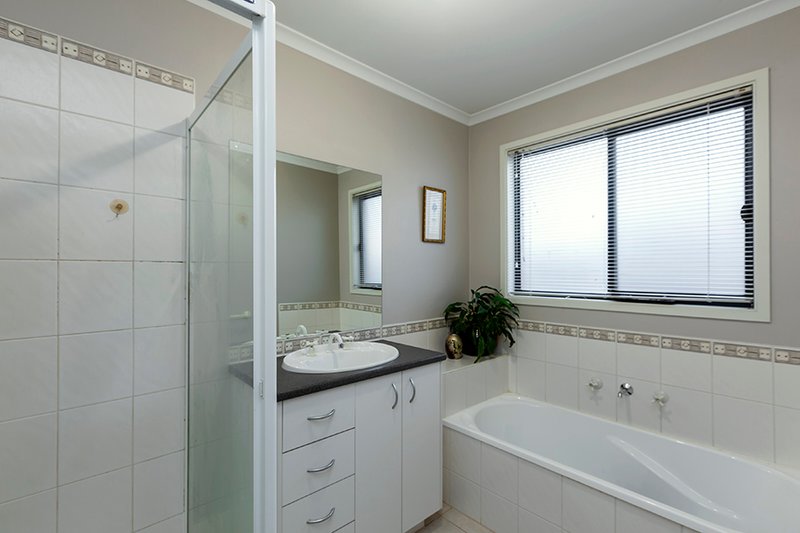 Photo - 8 Harrow Place, Truganina VIC 3029 - Image 12