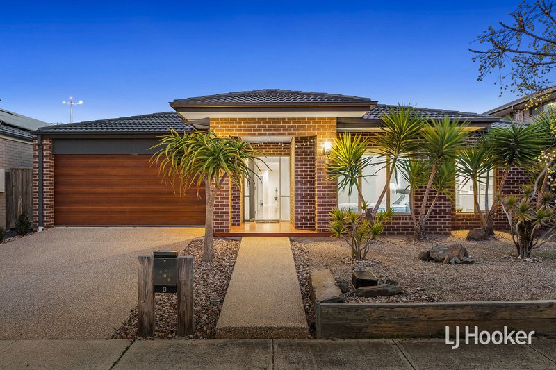 8 Haslewood Street, Point Cook VIC 3030