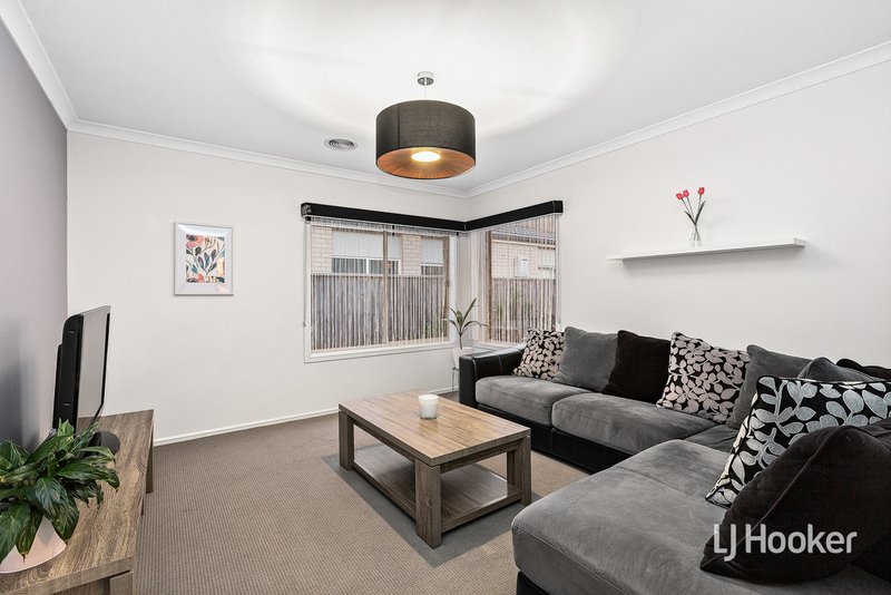 Photo - 8 Haslewood Street, Point Cook VIC 3030 - Image 3