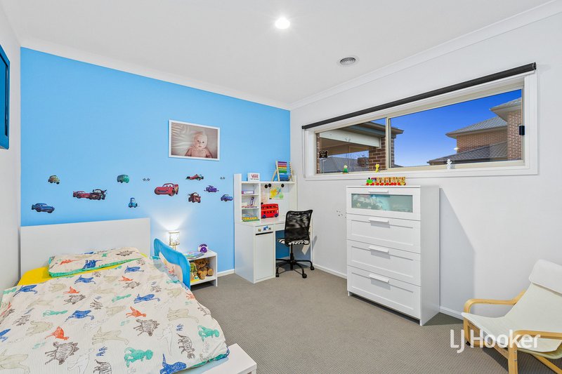 Photo - 8 Haslewood Street, Point Cook VIC 3030 - Image 15